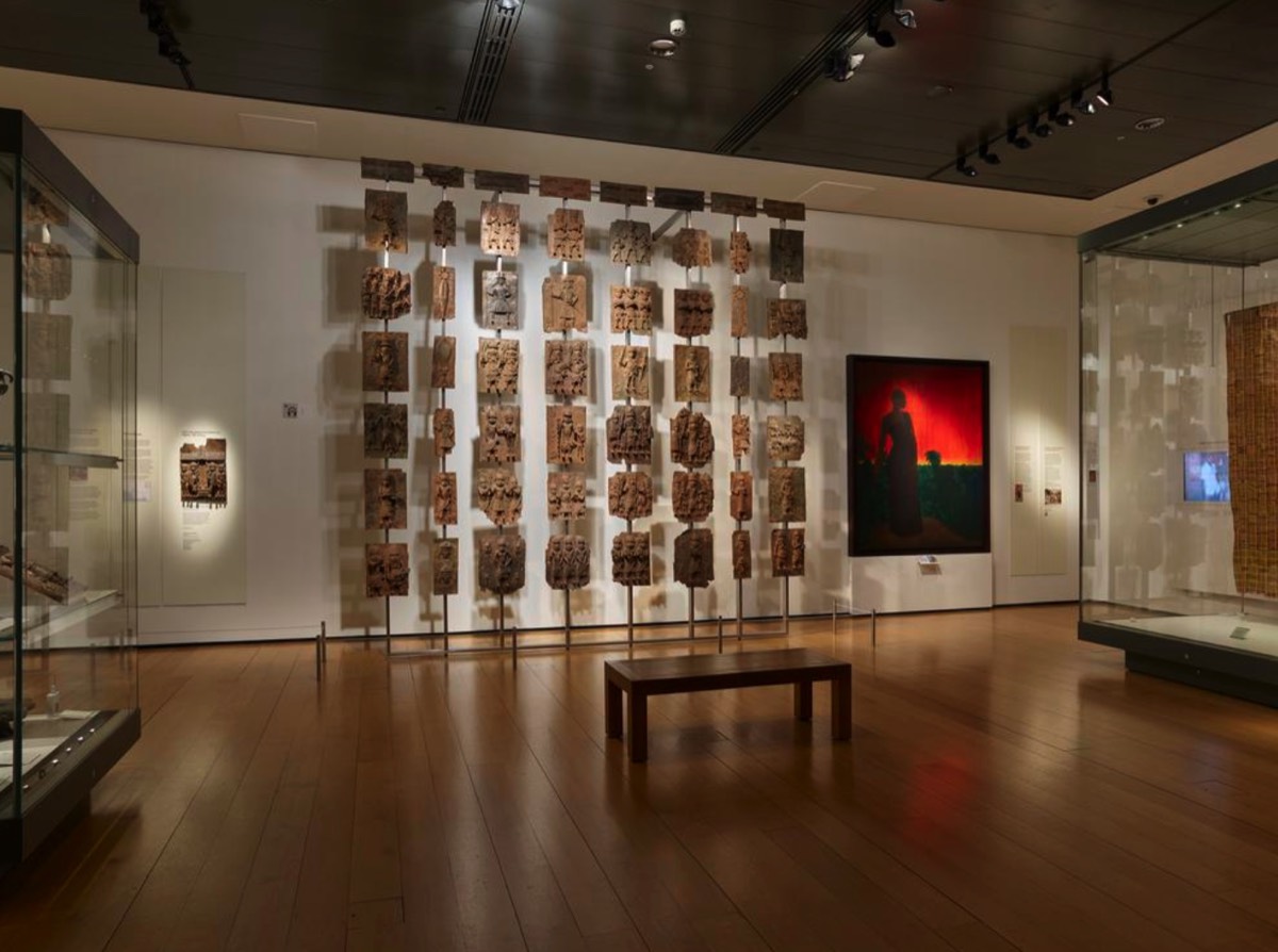The British Museum: Installation view of Yaa Asantewaa Inspecting the Dispositions at Ejisu